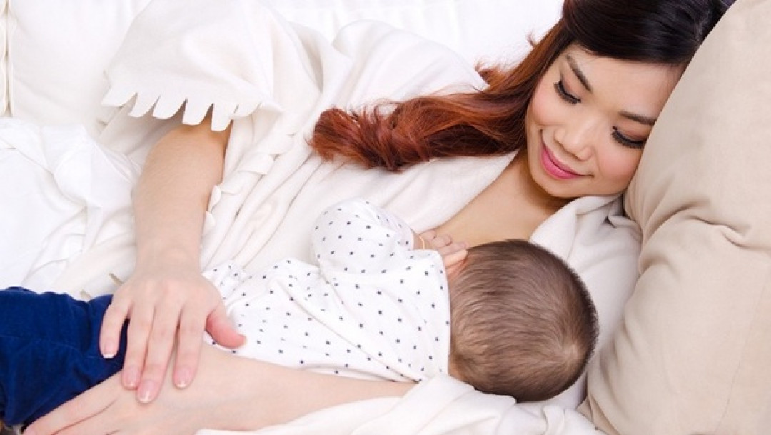 Lần đầu làm mẹ thì chăm sóc trẻ sơ sinh có khó không?
